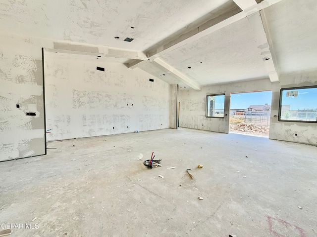 12260 PLAYA BONITA Drive, Clint, TX 79836