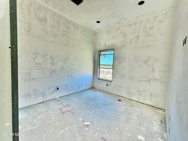 12260 PLAYA BONITA Drive, Clint, TX 79836