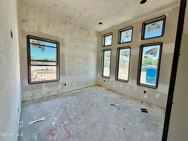12260 PLAYA BONITA Drive, Clint, TX 79836
