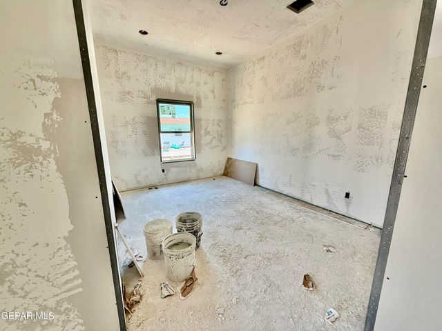 12260 PLAYA BONITA Drive, Clint, TX 79836