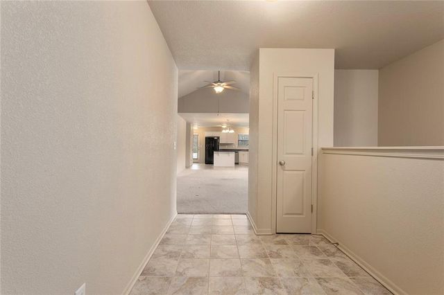 10946 Whispering Lane, Kansas City, KS 66109