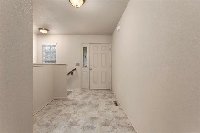 10946 Whispering Lane, Kansas City, KS 66109