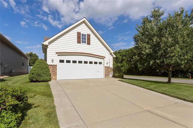10946 Whispering Lane, Kansas City, KS 66109