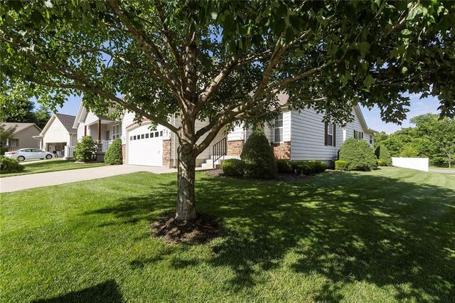 10946 Whispering Lane, Kansas City, KS 66109