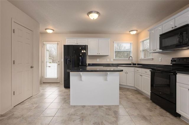 10946 Whispering Lane, Kansas City, KS 66109