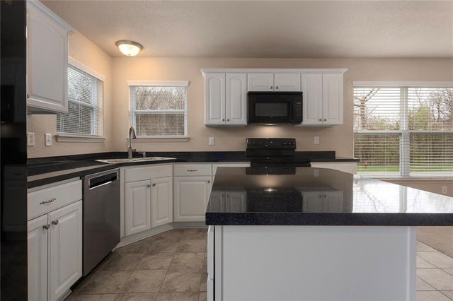 10946 Whispering Lane, Kansas City, KS 66109