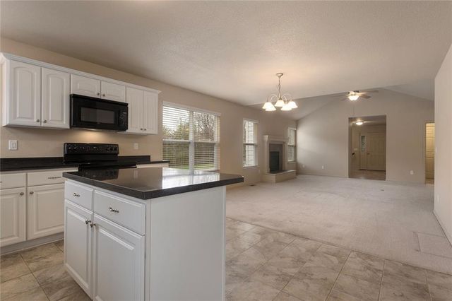 10946 Whispering Lane, Kansas City, KS 66109