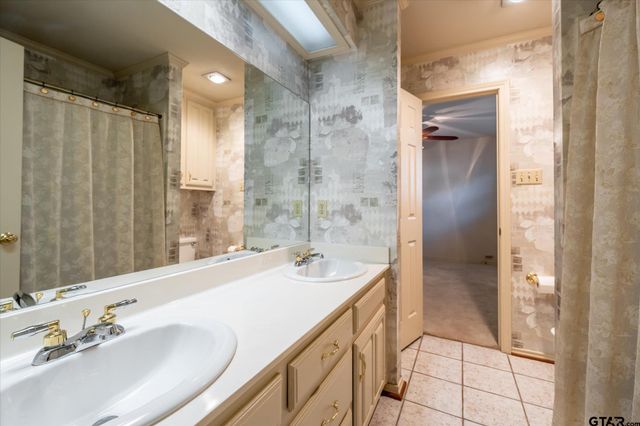815 WOODLAND HILLS DRIVE, Tyler, TX 75701