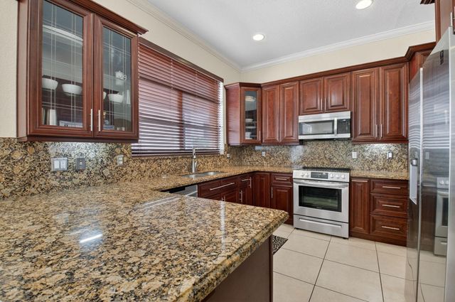 9696 Vineyard Court, Boca Raton, FL 33428