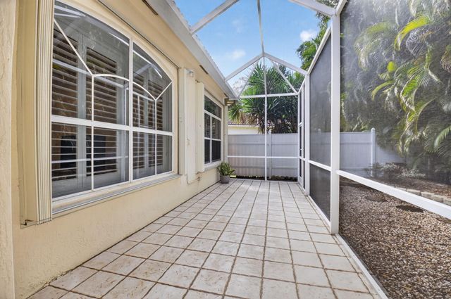 9696 Vineyard Court, Boca Raton, FL 33428