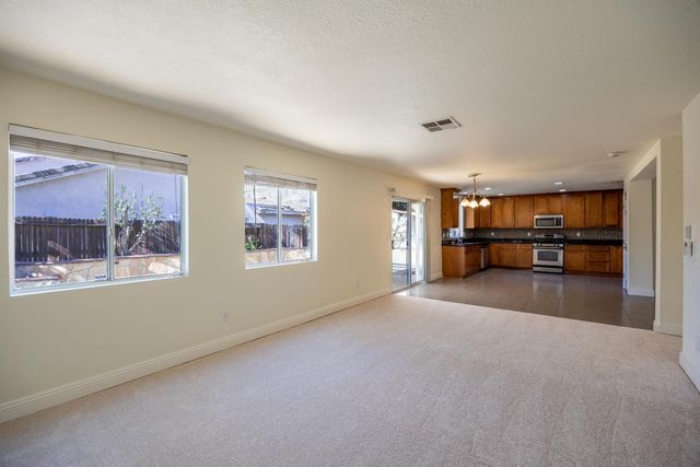 1423 Sienna Park Dr, Tracy, CA 95376