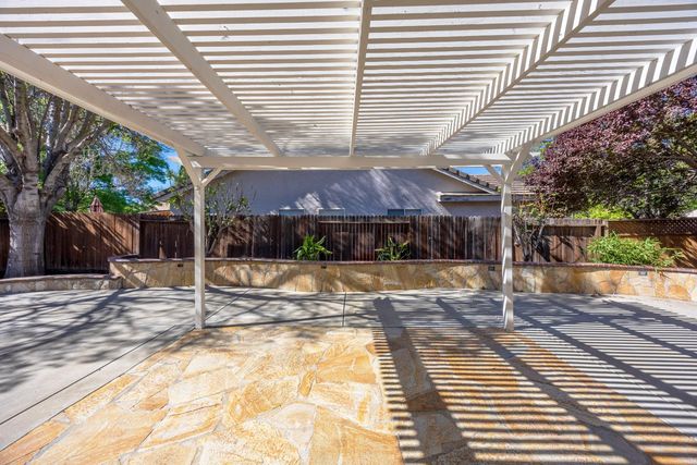 1423 Sienna Park Dr, Tracy, CA 95376