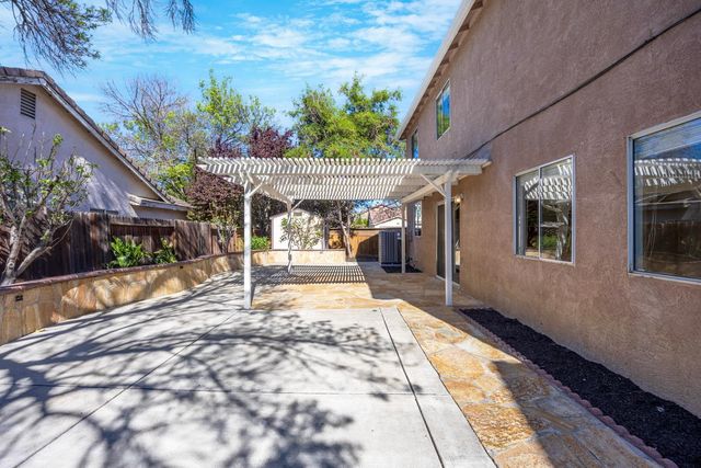 1423 Sienna Park Dr, Tracy, CA 95376