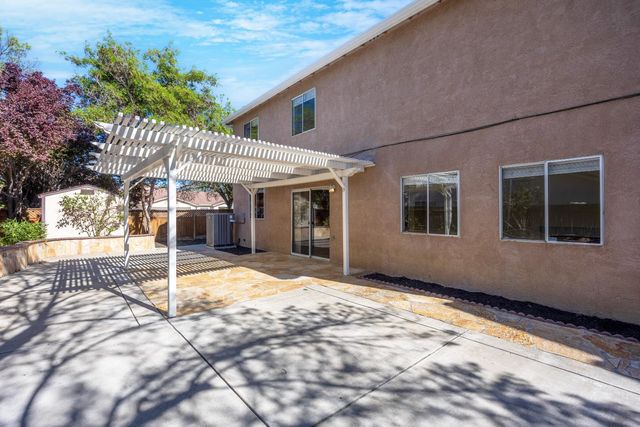 1423 Sienna Park Dr, Tracy, CA 95376