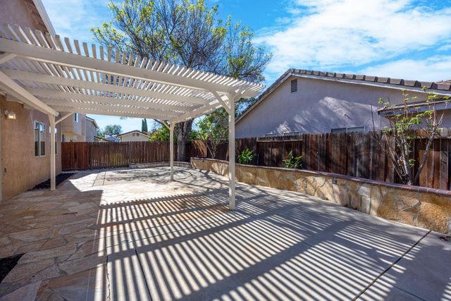 1423 Sienna Park Dr, Tracy, CA 95376