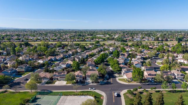 1423 Sienna Park Dr, Tracy, CA 95376