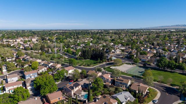 1423 Sienna Park Dr, Tracy, CA 95376