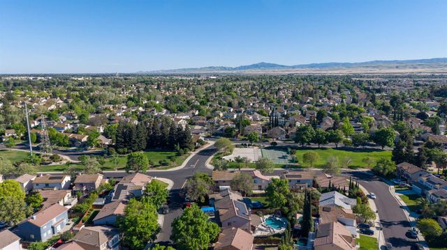 1423 Sienna Park Dr, Tracy, CA 95376