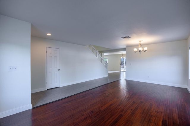 1423 Sienna Park Dr, Tracy, CA 95376