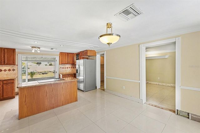 202 ARLINGTON AVENUE E, Oldsmar, FL 34677