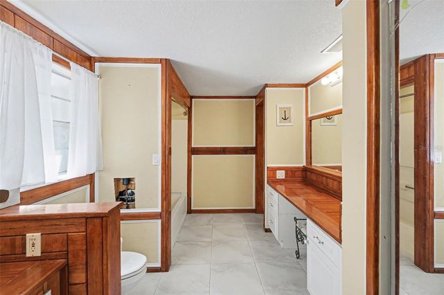 202 ARLINGTON AVENUE E, Oldsmar, FL 34677