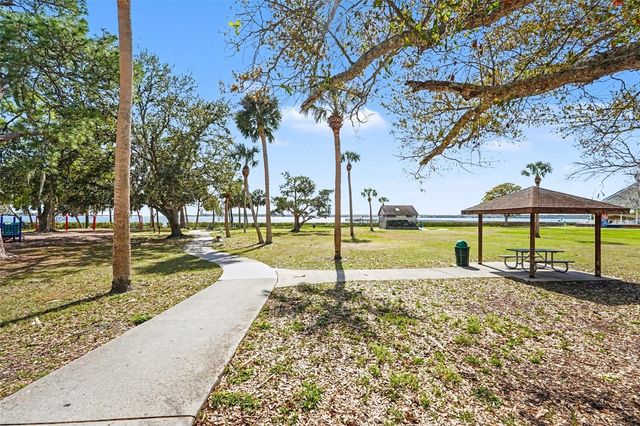 202 ARLINGTON AVENUE E, Oldsmar, FL 34677