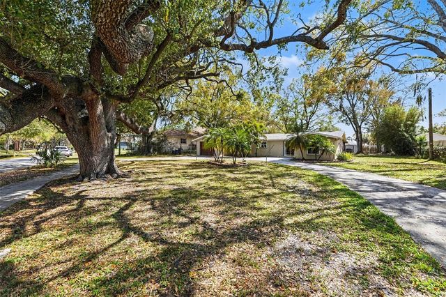 202 ARLINGTON AVENUE E, Oldsmar, FL 34677