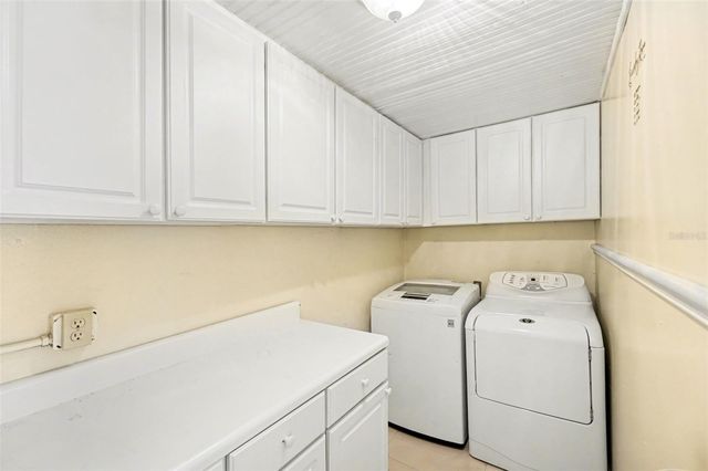 202 ARLINGTON AVENUE E, Oldsmar, FL 34677