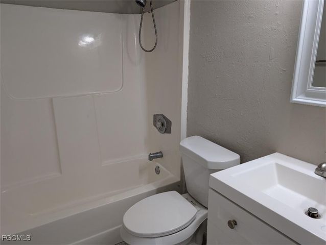 214 Hancock Bridge PKWY 2, Cape Coral, FL 33990