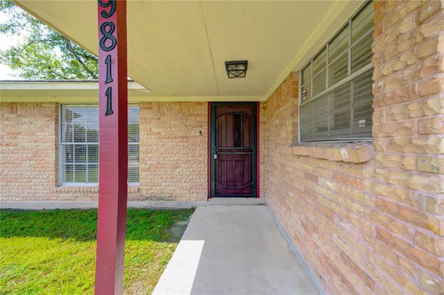 9811 Shadydale Lane, Houston, TX 77016