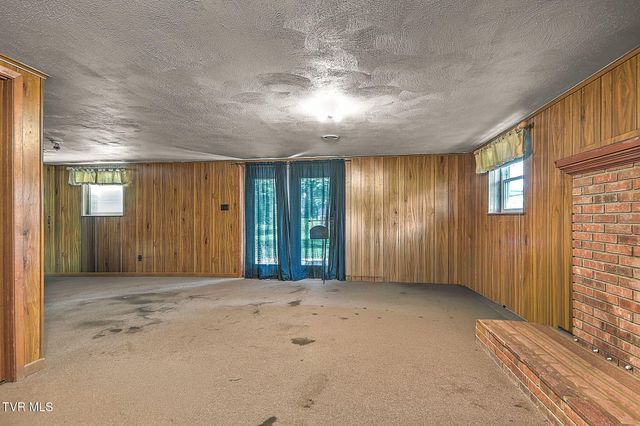 1560 Erwin Highway, Greeneville, TN 37745