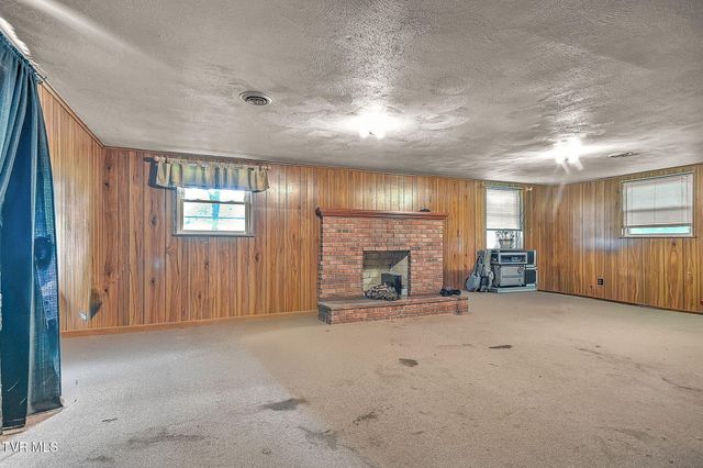1560 Erwin Highway, Greeneville, TN 37745
