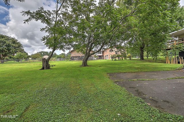 1560 Erwin Highway, Greeneville, TN 37745