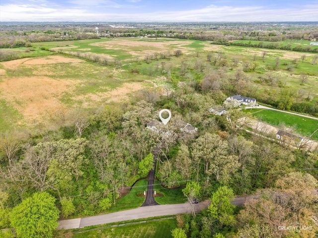 5N890 Surrey Road, Wayne, IL 60184