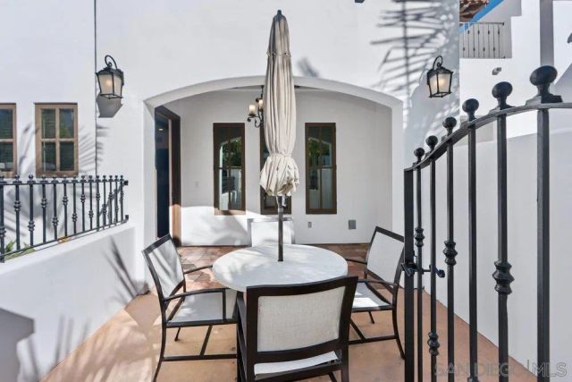 7319 Estrella De Mar Rd 10, Carlsbad, CA 92009