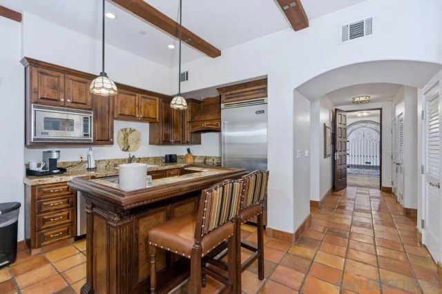 7319 Estrella De Mar Rd 10, Carlsbad, CA 92009