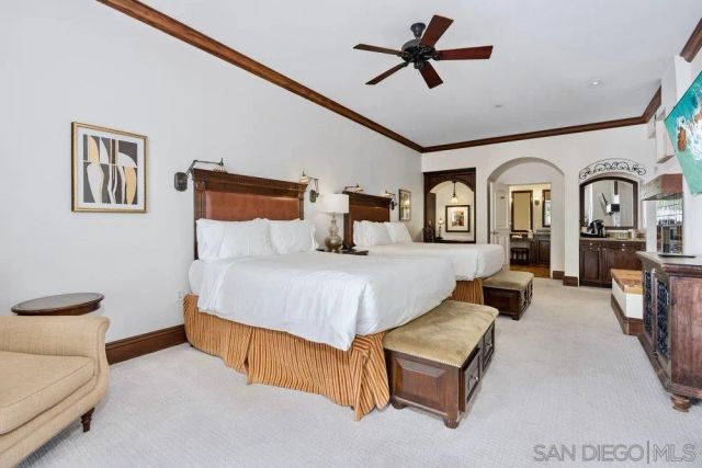 7319 Estrella De Mar Rd 10, Carlsbad, CA 92009