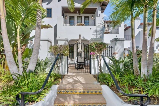 7319 Estrella De Mar Rd 10, Carlsbad, CA 92009