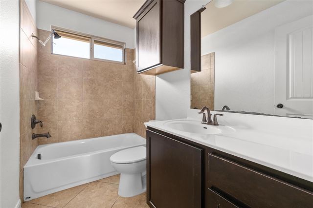 17716 Linkhill DR, Dripping Springs, TX 78620