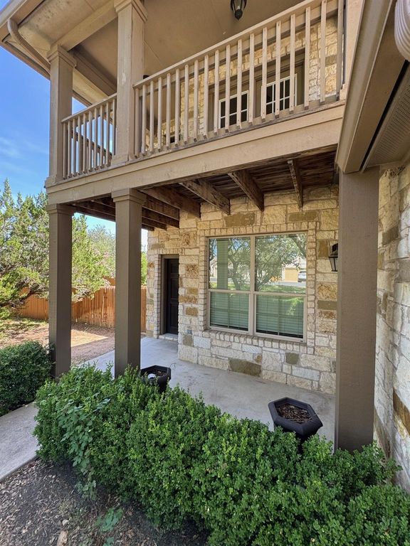 17716 Linkhill DR, Dripping Springs, TX 78620