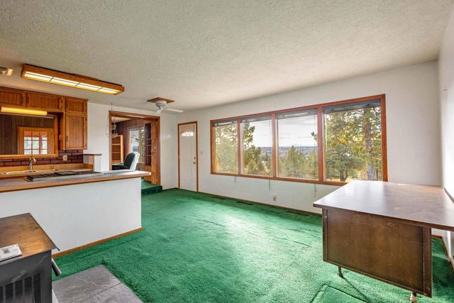 402 Claremont Drive, Madras, OR 97741