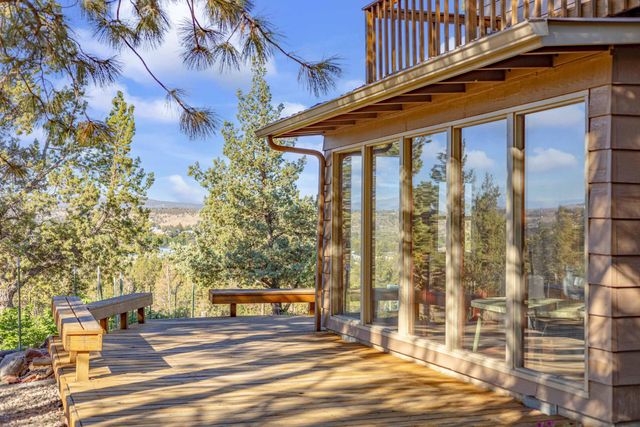 402 Claremont Drive, Madras, OR 97741