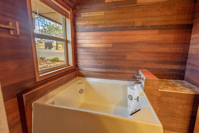 402 Claremont Drive, Madras, OR 97741