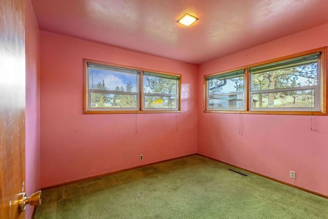 402 Claremont Drive, Madras, OR 97741