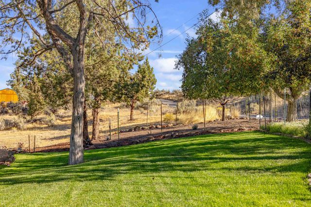 402 Claremont Drive, Madras, OR 97741