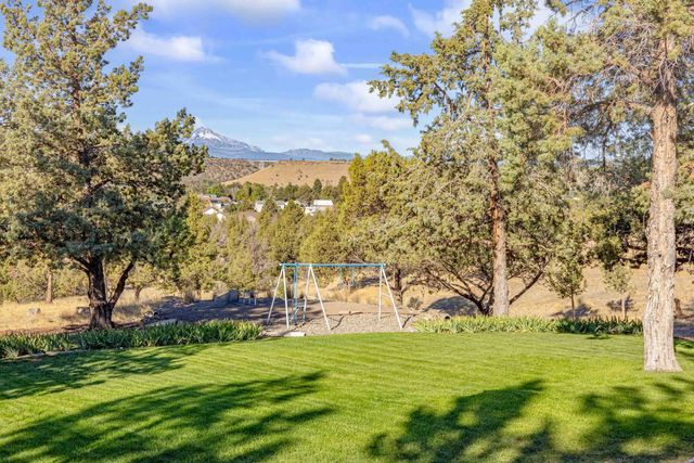 402 Claremont Drive, Madras, OR 97741