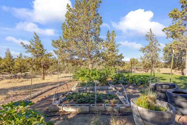 402 Claremont Drive, Madras, OR 97741