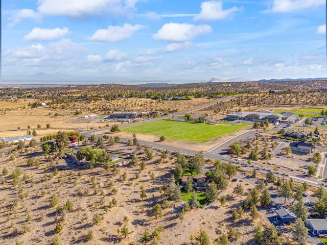 402 Claremont Drive, Madras, OR 97741