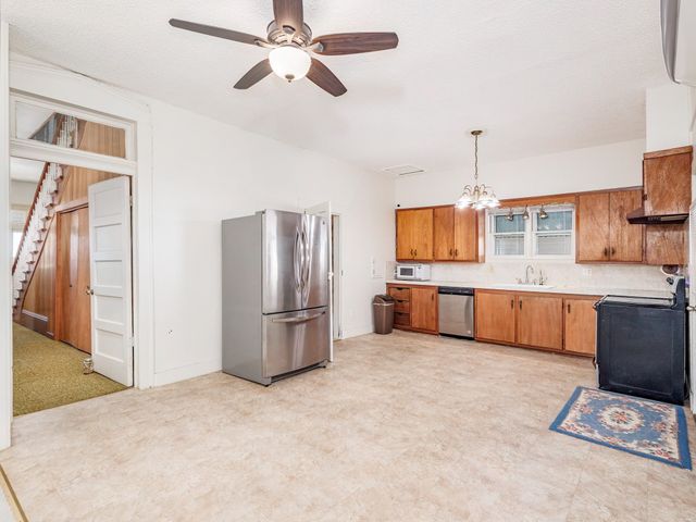 702 Avenue B, Santa Anna, TX 76878