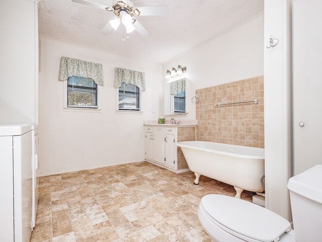 702 Avenue B, Santa Anna, TX 76878